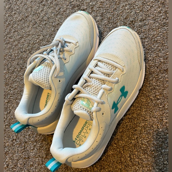 Under Armour Women's Charged Assert 10 Shoes - Picture 2 of 4